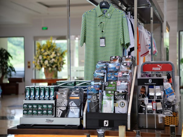 Khu vực cửa hàng pro shop