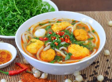 Thực đơn giảm cân lành mạnh bao gồm bánh canh