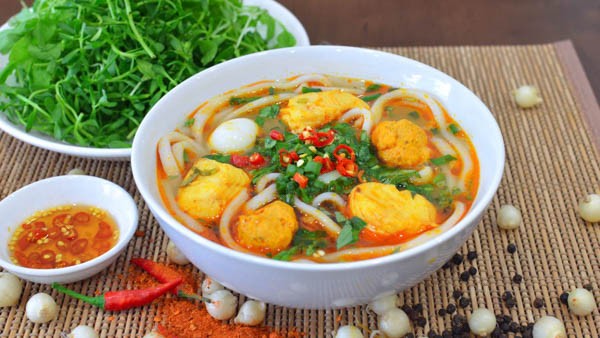 Thực đơn giảm cân lành mạnh bao gồm bánh canh