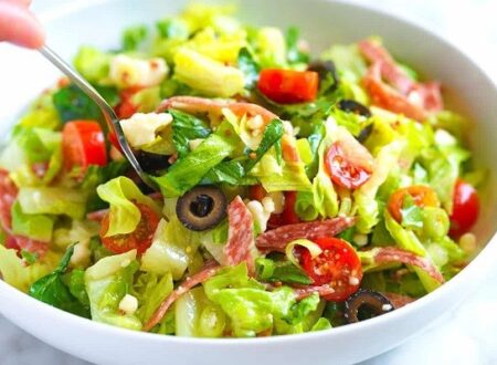 Salad là một phần không thể thiếu trong chế độ ăn uống lành mạnh