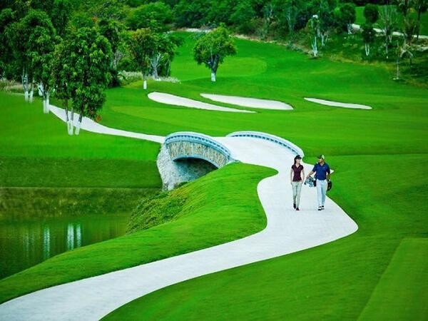 Sân golf thuộc Bãi Thơm