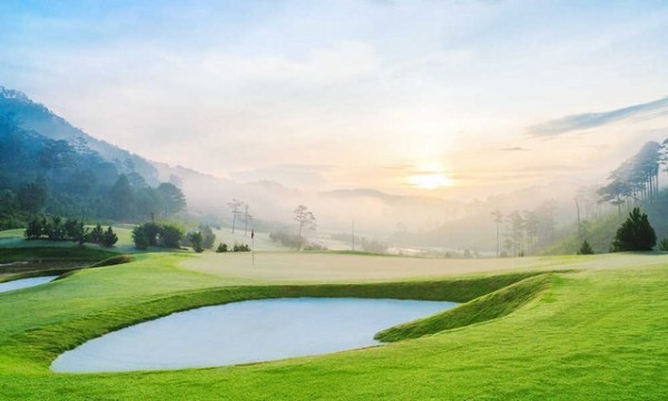 Sân golf Sam Tuyền Lâm​