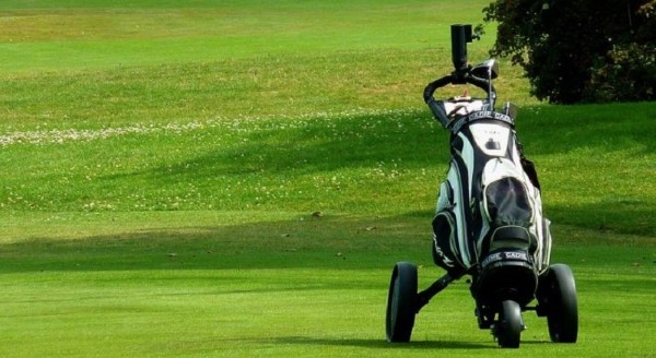 So sánh golf buggy và golf cart