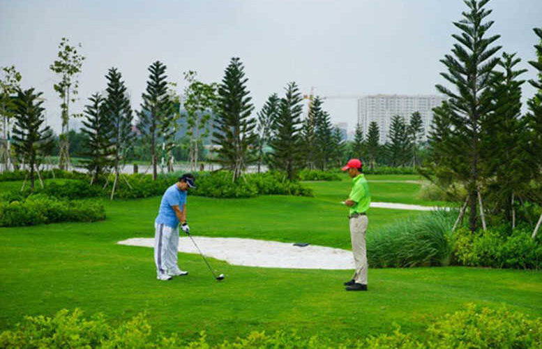 Sân tập golf Phú Mỹ Hưng: Review chi tiết và bảng giá mới nhất