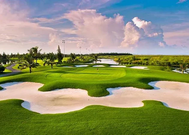 Sân Golf Ruby Tree: Review chi tiết và bảng giá mới nhất