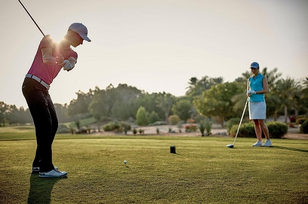 Bảng giá và đặt sân golf Đồng Mô