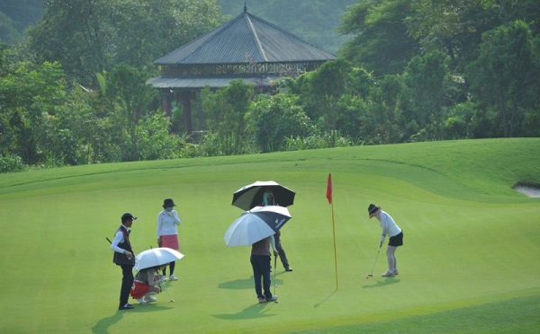 Bảng giá dịch vụ sân golf Kim Bảng 2025 