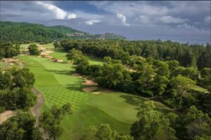 Trải nghiệm chơi golf