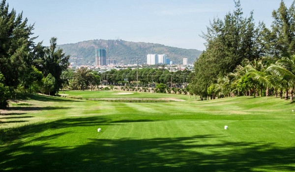 Tổng chiều dài của sân golf Paradise Vũng Tàu là hơn 7.000 yard
