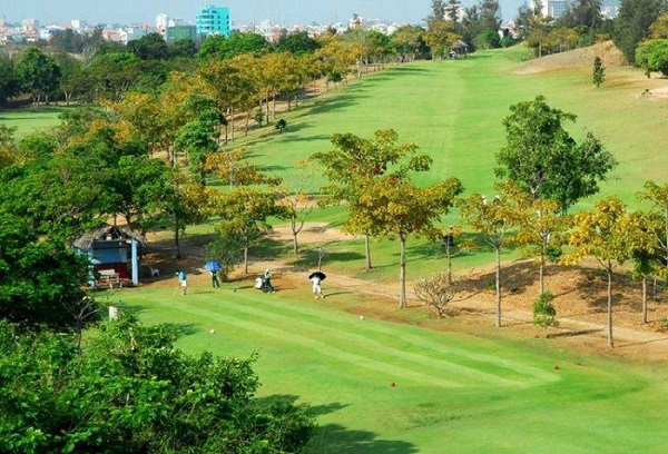 Paradise Golf Resort sở hữu một vị trí đắc địa ngay trung tâm khu du lịch sầm uất
