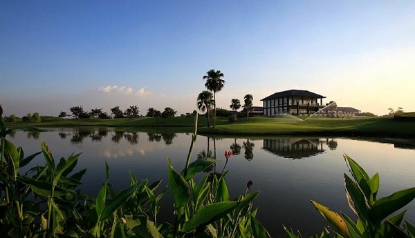 Sân golf Vân Trì​ mang đậm dấu ấn của kiến trúc sư lừng danh Peter Rousseau