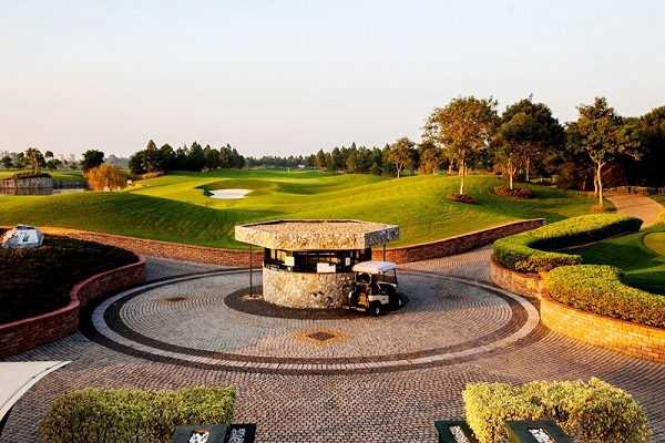 Vân Trì Golf Club còn được đánh giá cao bởi chất lượng dịch vụ và tiện ích hoàn hảo